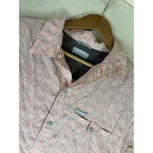 Columbia Shirt Men's Medium Red Plaid Button Up Short Sleeve Fishing Seersucker